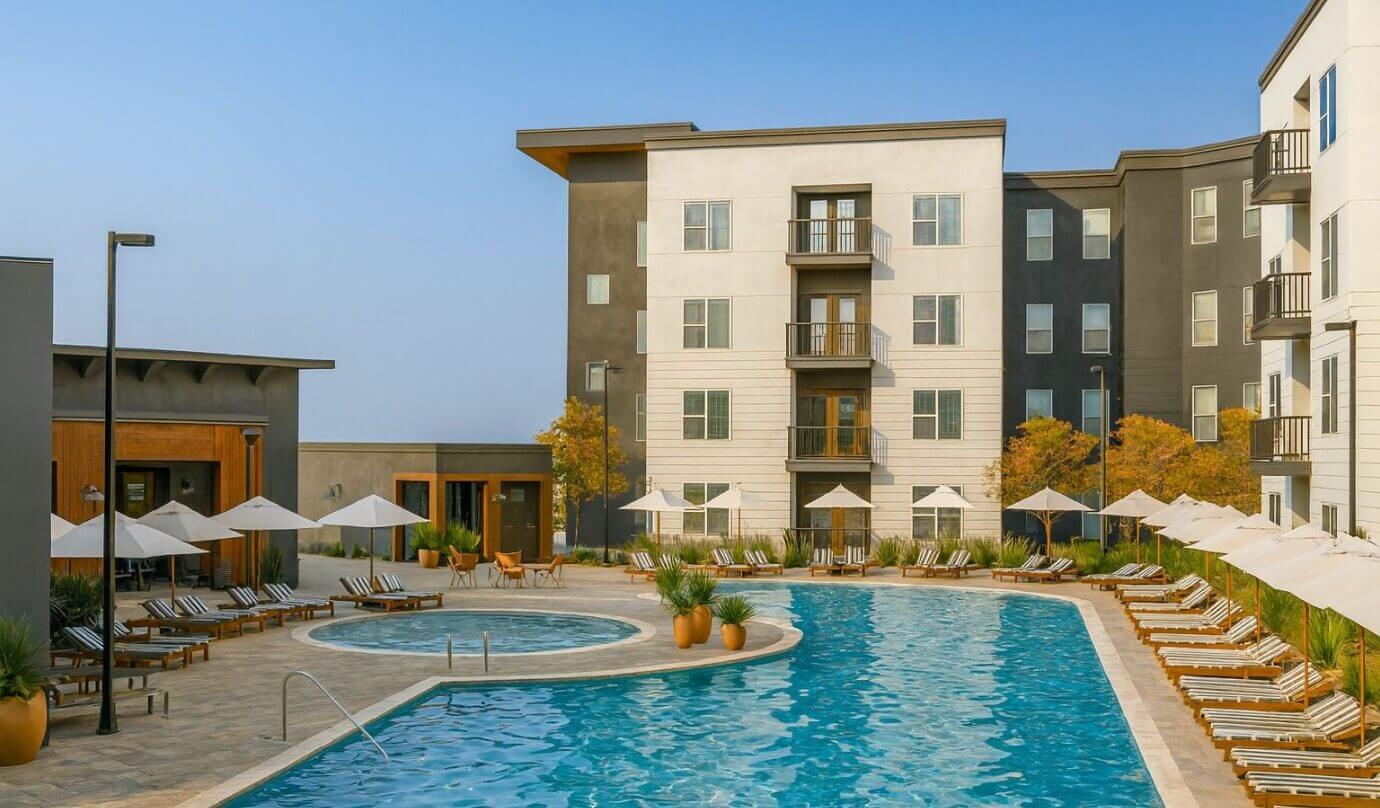 Pool & Hot Tub at Brooks At Stillwater